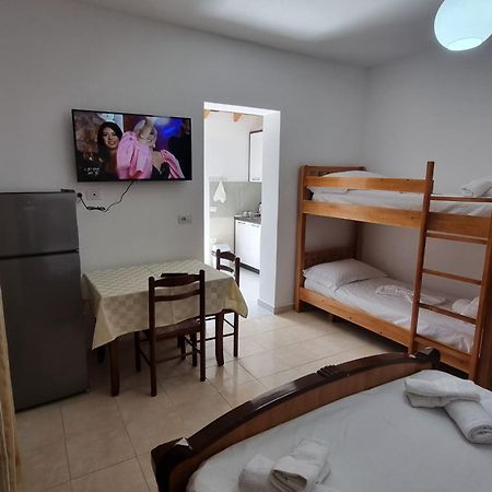 Villa Malaj Vlorë Εξωτερικό φωτογραφία